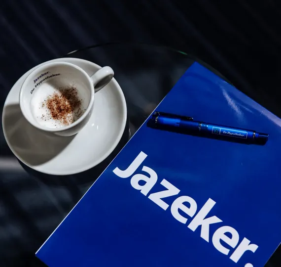 J8a2562 Social Media