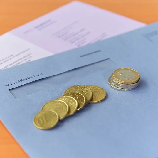 Belastingenvelop met geld