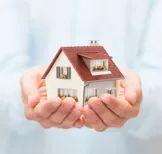 Klein Huisje In Handen