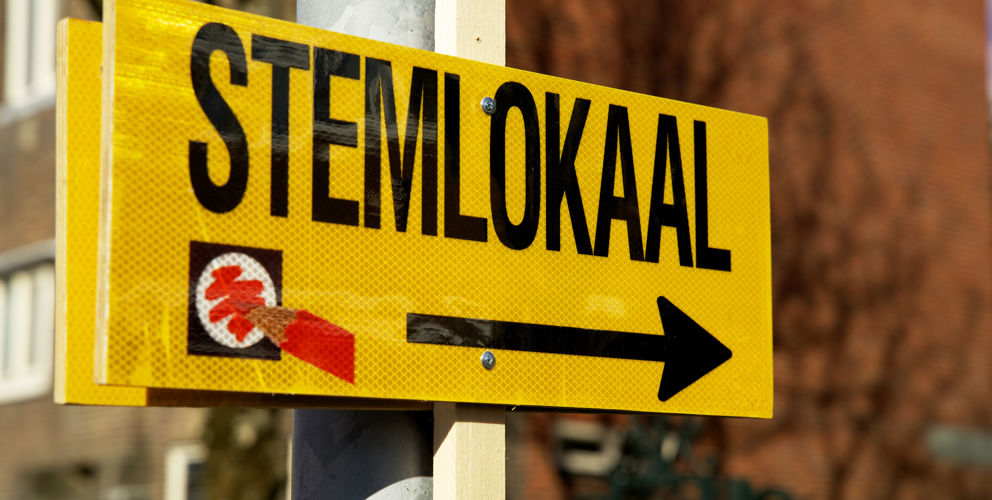 Belastingenvelop met geld