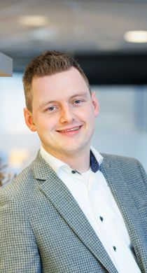 Damien Dikkers, Hypotheekadviseur Nijverdal