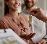 Stel woning gekocht sleuteloverdracht