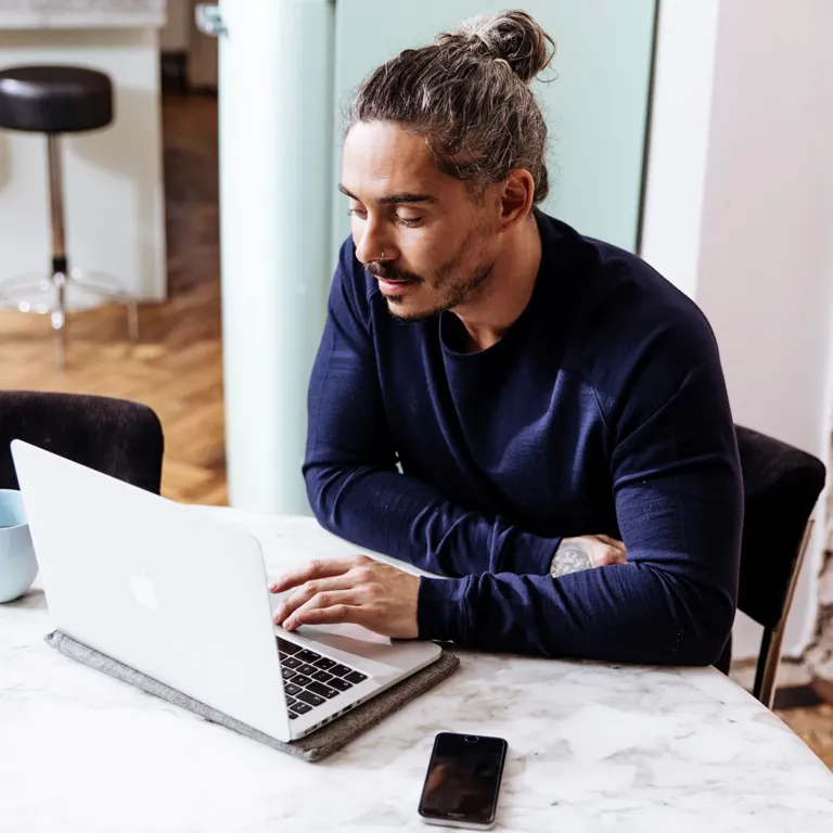 J8a1545 Social Media