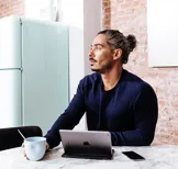 J8a1524 Social Media Klein