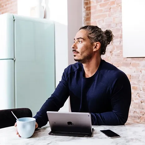 J8a1524 Social Media Klein