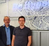 Marcel (59) en Mike (28) Wisseborn, beide hypotheekadviseur bij De Hypotheker Zutphen.