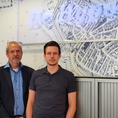 Marcel (59) en Mike (28) Wisseborn, beide hypotheekadviseur bij De Hypotheker Zutphen.