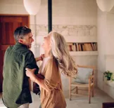 Senioren koppel dansend