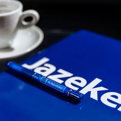 J8a2577 Social Media