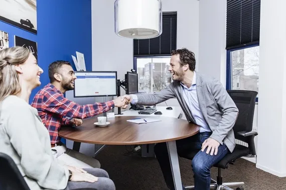 J8a2158 Social Media Klein