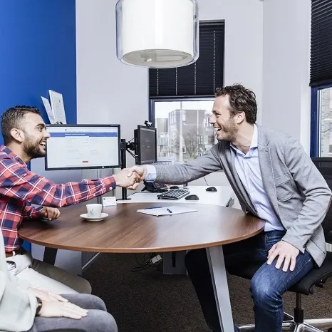 J8a2158 Social Media Klein