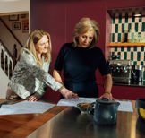 Dames met verbouwplannen