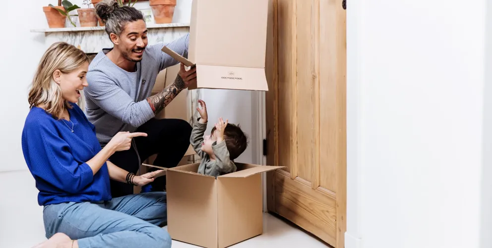 J8a1481 Social Media