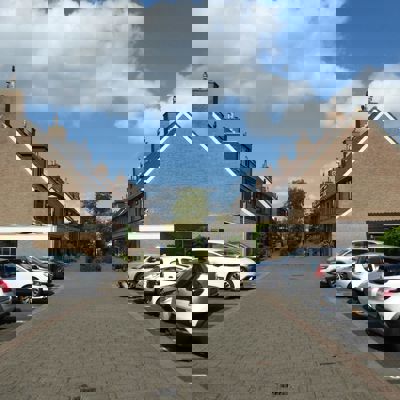 Pexels Timothy Huliselan 205951426 28384133